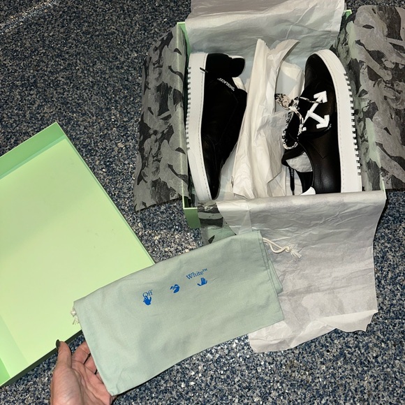 Off White 2.0 Black Leather Trainers sz 40 EUC LK NEW - Picture 3 of 9